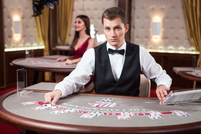 salary of a casino dealer