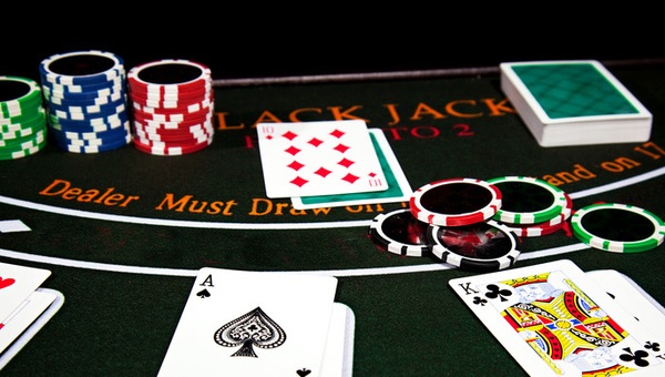 online card game casino